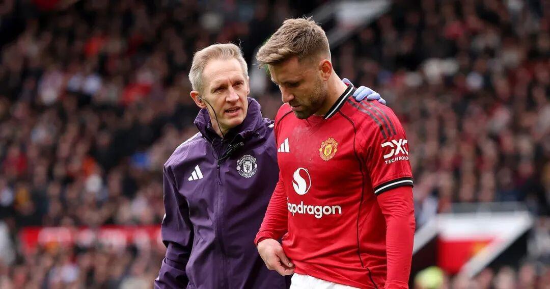 半岛体育app下载-卡里克谈肖和马奎尔的情况；卡里克：亨德森扑出过很多点球，所以他和B费的对决很精彩