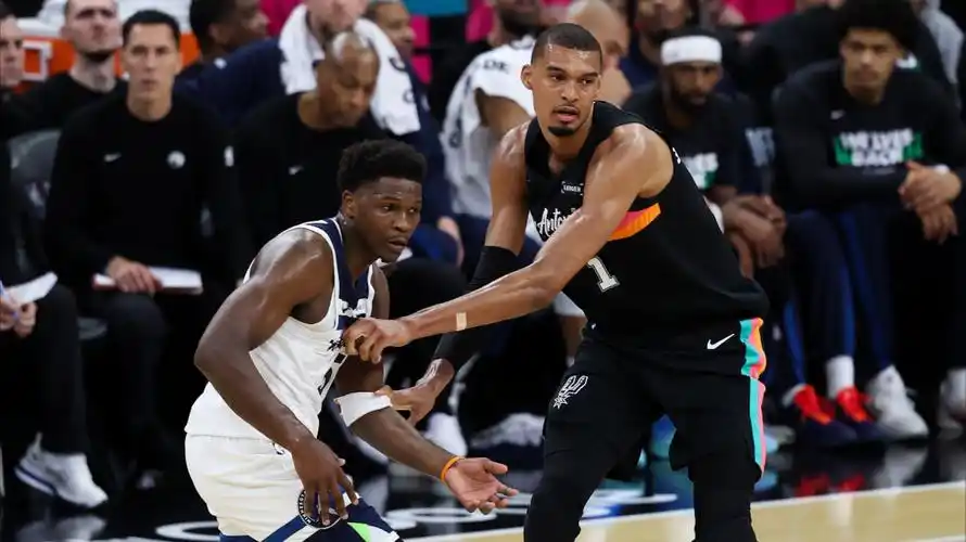 半岛体育入口-NBA无聊的季后赛第2轮即将结束：赛程随意、2组横扫、裁判控场